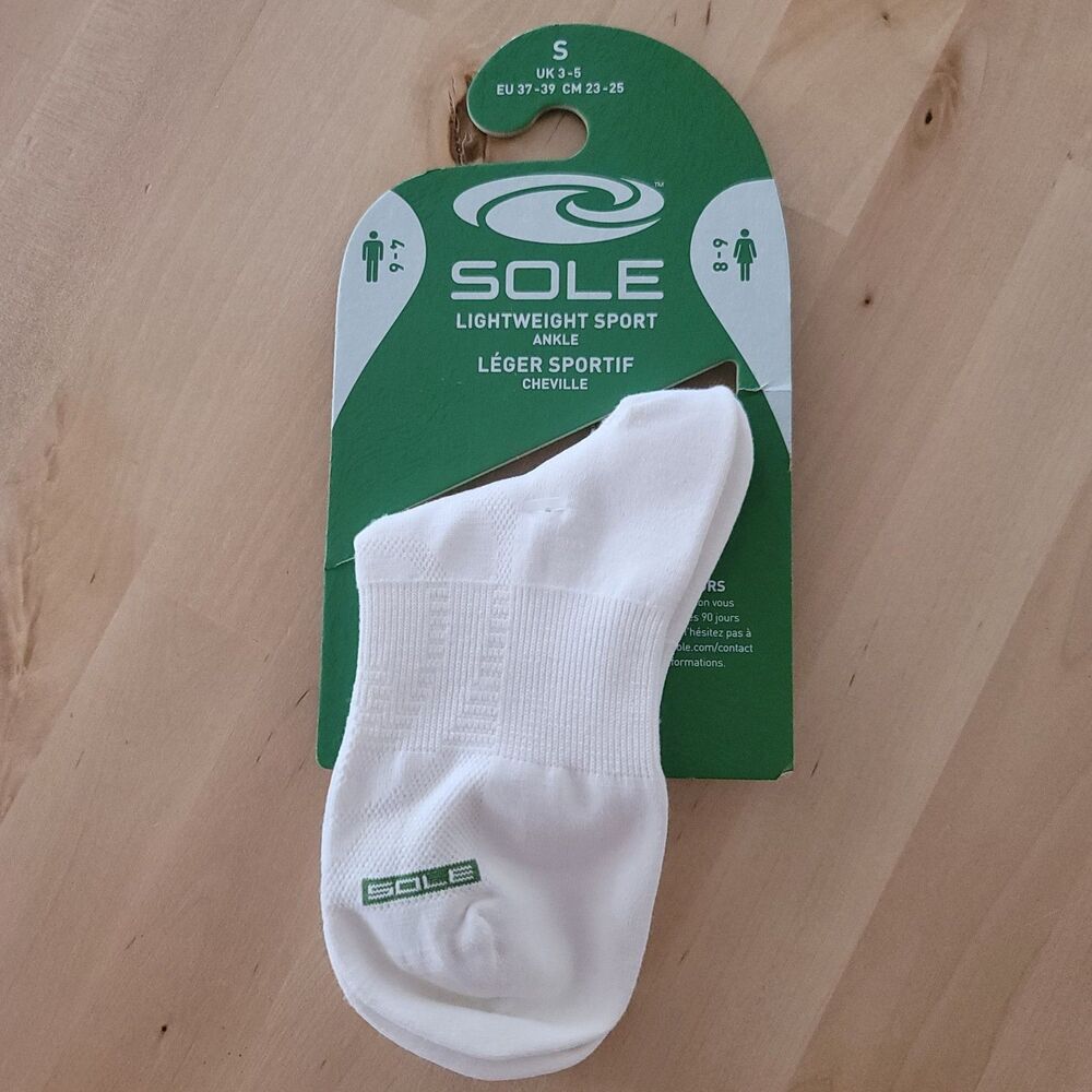New NWT SOLE Womens Lightweight Sport Ankle Socks Compression White Soft SZ Sm